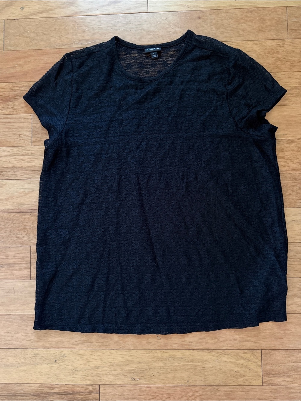 torrid | Black Lace-Textured Short Sleeve Tee | size 1
